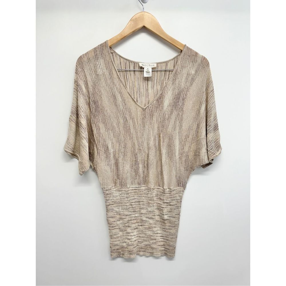 White House Black Market Shirt Size Medium Cream V Neck Fitted Banded Bottom